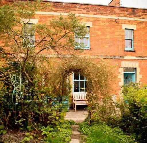 Moon In The Apple Tree Hotel Glastonbury